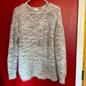 So. Grey/white sweater. Size Large